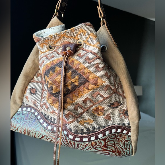 Myra Bucket Bag - Picture 1 of 6